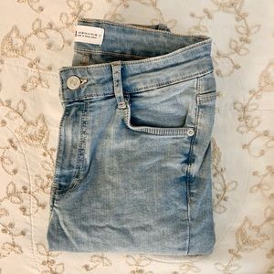 Zara Mid Rise Light Wash Jeggings